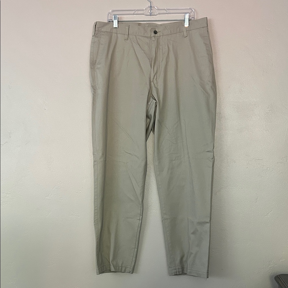Lee Men's tan Khaki Chinos